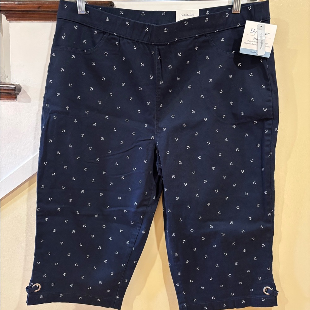 Croft & Barrow Navy Capris with Anchor Print